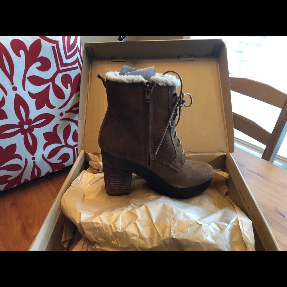 Ralph Lauren boots dark brown sizes 7